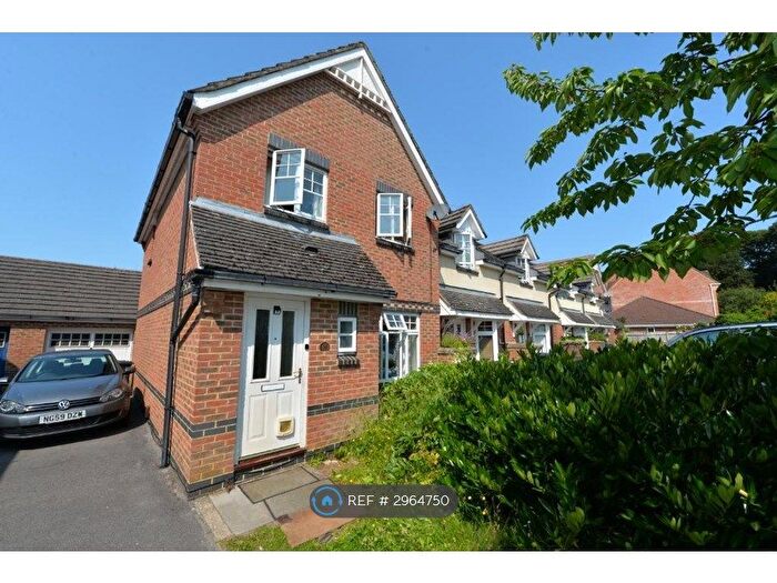 3 Bedroom Semi-Detached House To Rent In Barn Piece, Eastleigh, SO53