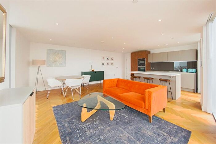 2 Bedroom Apartment To Rent In South Tower, Deansgate Square, M15