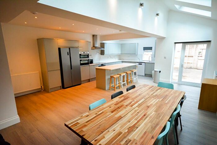 8 Bedroom Terraced House To Rent In Cavendish Place, Newcastle Upon Tyne, NE2