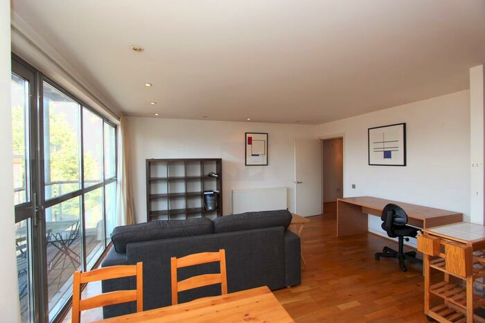 2 Bedroom Apartment To Rent In Varcoe Road, London, Greater London, SE16