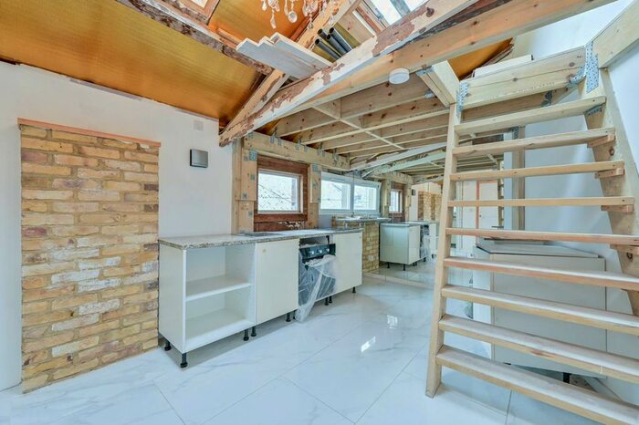 1 Bedroom Flat To Rent In . Bert Road, Thornton Heath, CR7