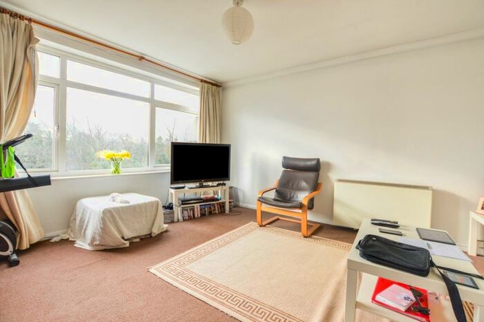 1 Bedroom Flat To Rent In St Marks Hill, Surbiton, Surrey, Uk, KT6