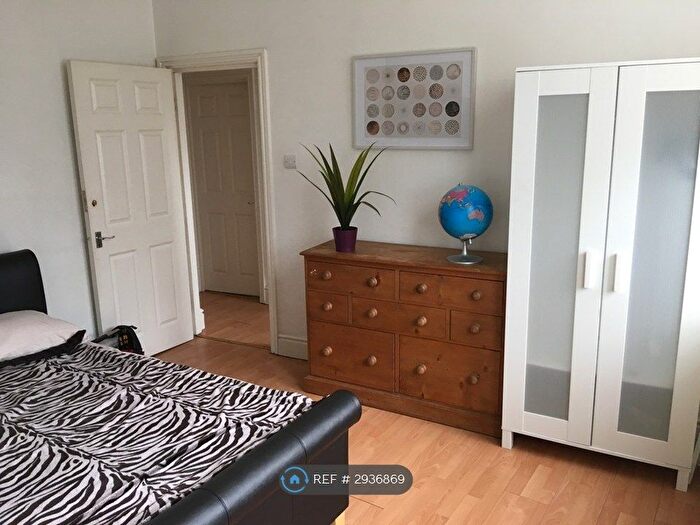 2 Bedroom Flat To Rent In London, London, N3