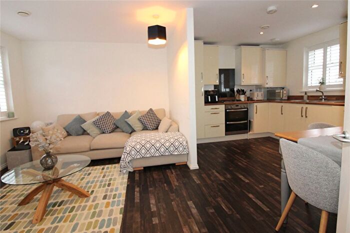 2 Bedroom Flat For Sale In Samuel Mortimer Close, Fareham, Hampshire, PO15