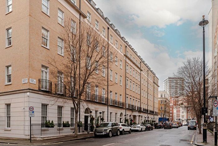 1 Bedroom Flat To Rent In George Street, Marylebone, London, W1H