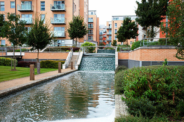 2 Bedroom Apartment To Rent In Queen Mary Avenue, South Woodford, E18