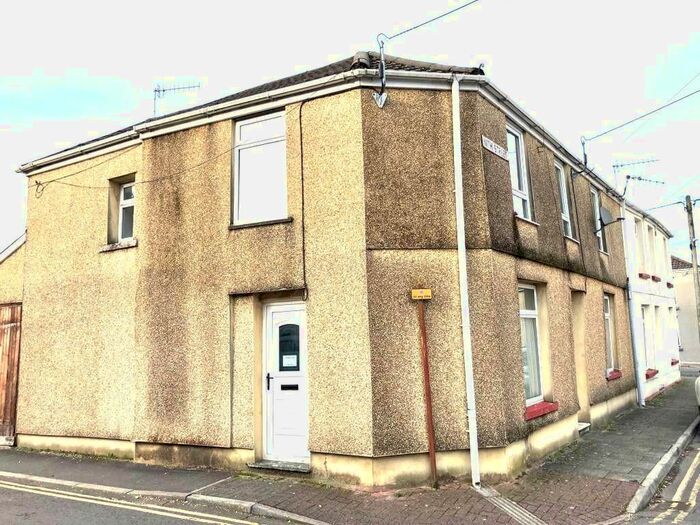2 Bedroom Flat To Rent In Nith Street, Aberdare, CF44