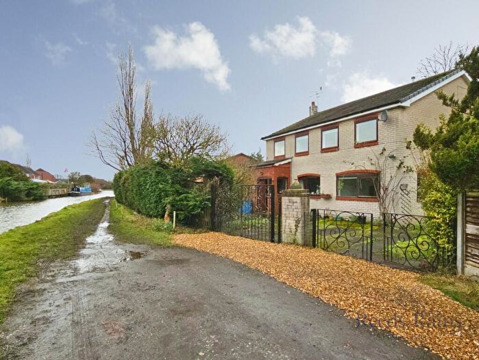 4 Bedroom Apartment To Rent In Broken Cross Place, Rudheath, Northwich, Cheshire, CW9