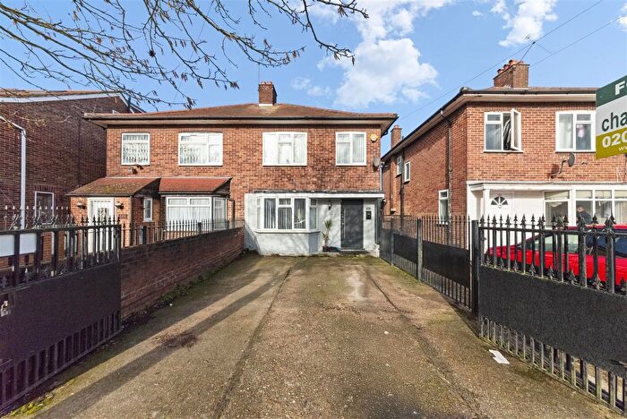 3 Bedroom Semi Detached House For Sale In Kingshill Avenue, Northolt, UB5