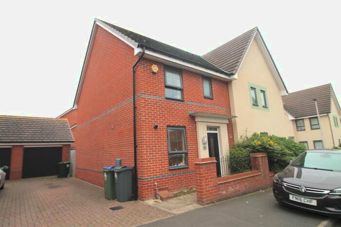 3 Bedroom Semi-Detached House To Rent In Messenger Road, Smethwick, B66