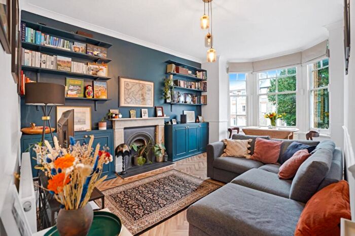 1 Bedroom Flat For Sale In Underhill Road, East Dulwich, London, SE22