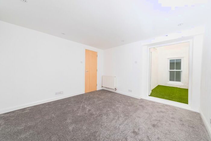 4 Bedroom Terraced House To Rent In St Georges Road, Brighton, BN2