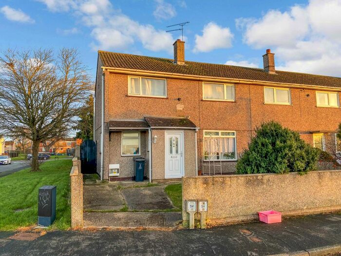 3 Bedroom End Of Terrace House To Rent In Chickerall Road, Park North, Swindon SN3