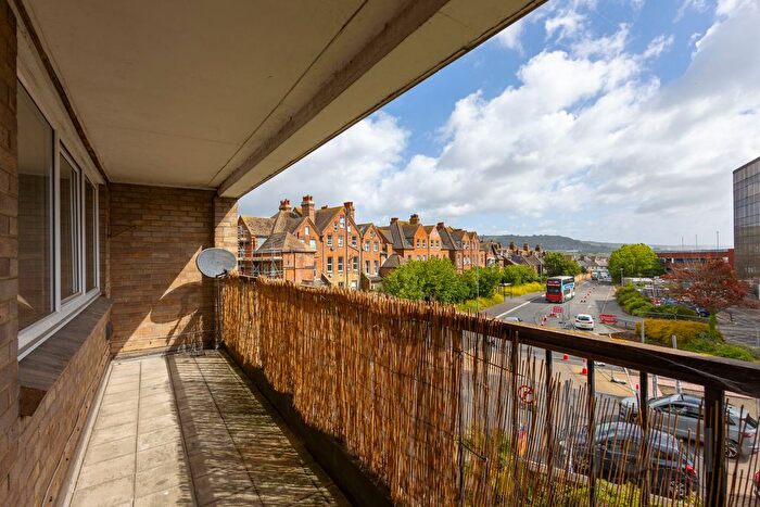 2 Bedroom Flat To Rent In Cheriton Gardens, Folkestone, CT20