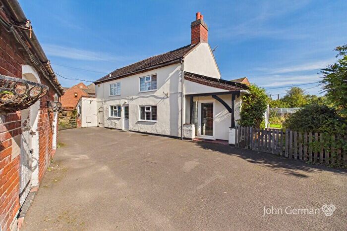 4 Bedroom House For Sale In Main Road, Anslow, DE13