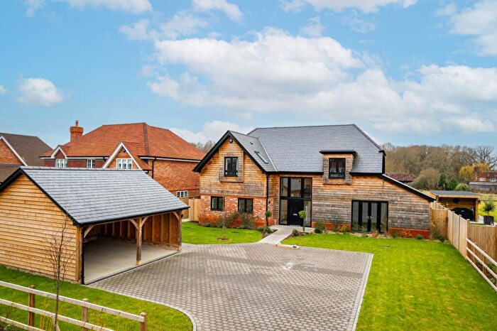 5 Bedroom Detached House For Sale In Oldencraig Mews, Lingfield, RH7