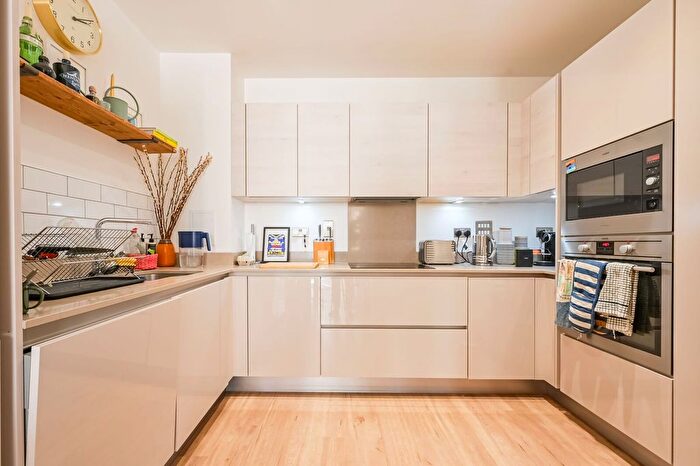 2 Bedroom Flat To Rent In Nellie Cressall Way, Bow, London, E3