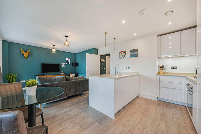 2 Bedroom Flat For Sale In , Homesdale Road, Bromley, BR2