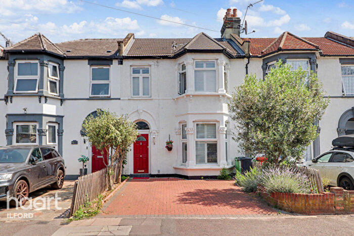 4 Bedroom Terraced House For Sale In Sunnyside Road, Ilford, IG1