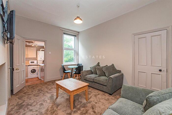 3 Bedroom Flat To Rent In Fairfield Road, Jesmond, Newcastle Upon Tyne, NE2