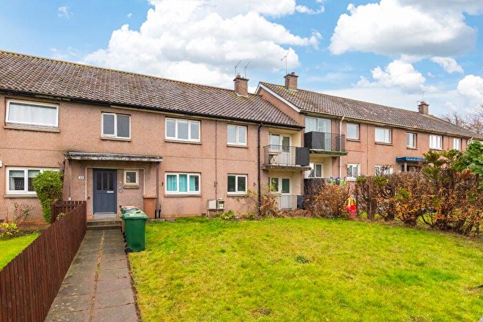 2 Bedroom Flat For Sale In / Rannoch Road, Edinburgh, EH4