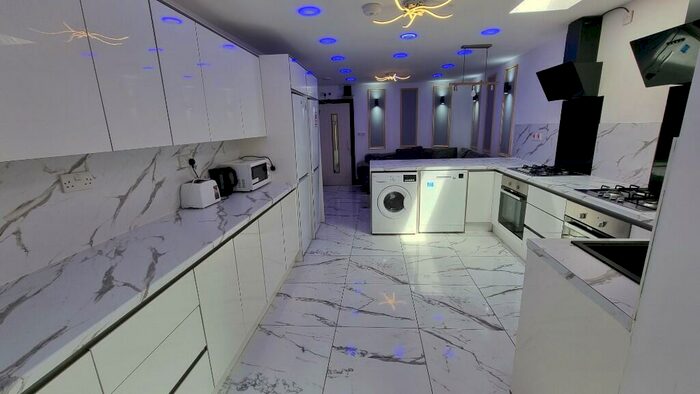 6 Bedroom Detached House To Rent In Alton Road, Birmingham, B29