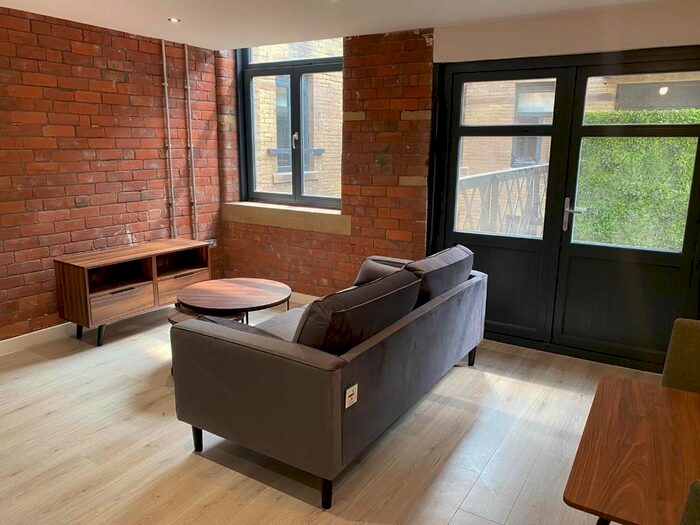 1 Bedroom Flat To Rent In Conditioning House, Valley Road, Bradford, BD1