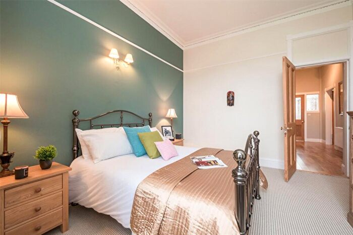 2 Bedroom Flat To Rent In (Fl) Comely Bank Terrace, Edinburgh, EH4