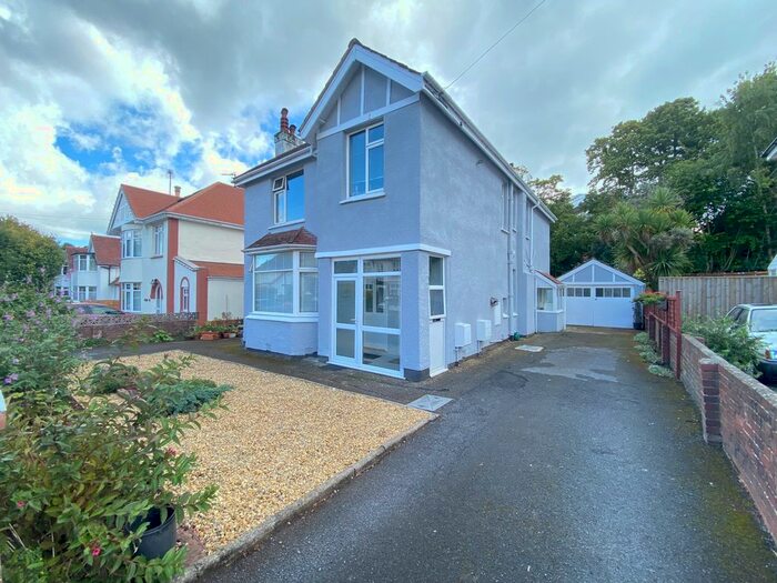 Houses for sale & to rent in TQ3 3BA, Churchward Road, Roundhamwith