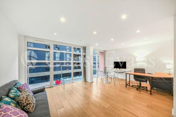 2 Bedroom Flat To Rent In Central Street, Clerkenwell, London, EC1V