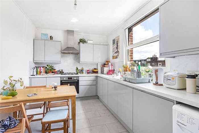 4 Bedroom Apartment To Rent In Mapledene Estate, Mapledene Road, London, E8