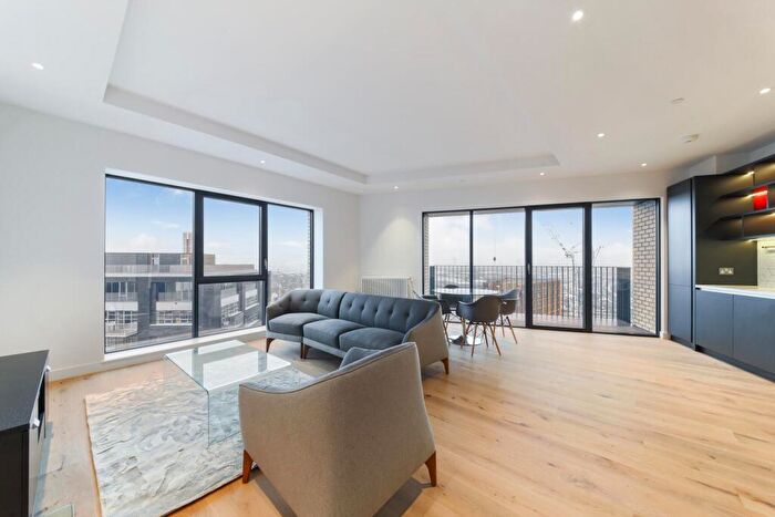 2 Bedroom Apartment For Sale In Grantham House, London City Island, E14