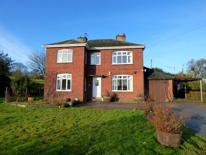 4 Bedroom Detached House To Rent In Llanfair Caereinion, Welshpool, SY21