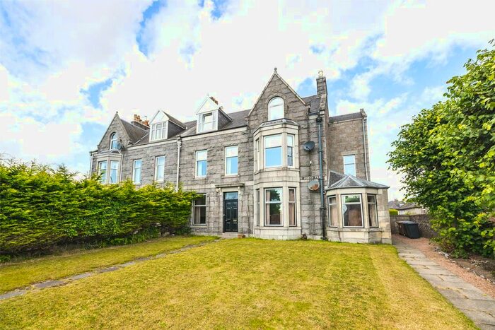 2 Bedroom Flat To Rent In St Johns Terrace, Aberdeen, AB15