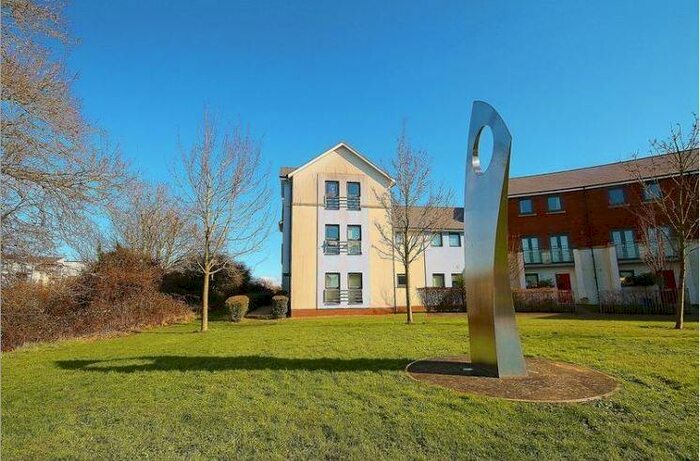 2 Bedroom Apartment To Rent In Guillemot Road, Portishead, BS20