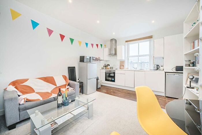 2 Bedroom Flat For Sale In Gwendwr Road, West Kensington, W14