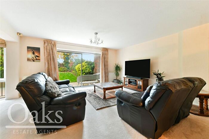 4 Bedroom Terraced House For Sale In Lyndhurst Close, Park Hill, Croydon, CR0