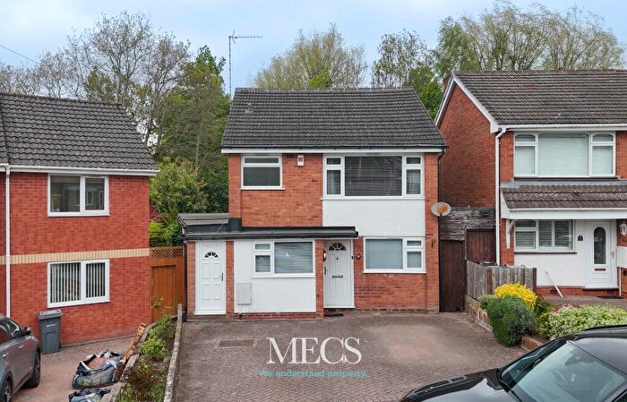 3 Bedroom Detached House For Sale In Copperbeech Close, Birmingham, West Midlands, B32