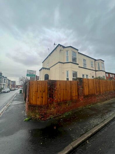 2 Bedroom Flat To Rent In Chesnut Grove, Birkenhead, CH42