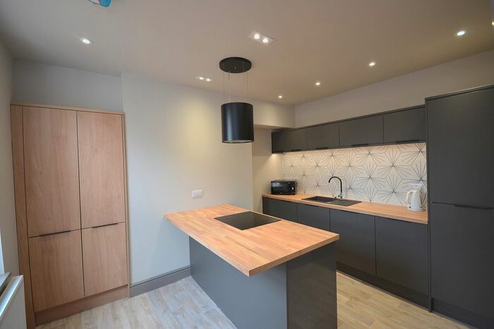 2 Bedroom Flat To Rent In Semilong Road, Semilong, Northampton, NN2