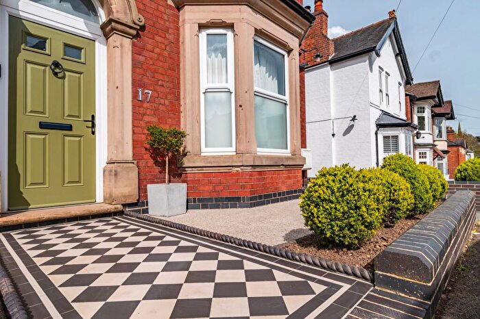 4 Bedroom Detached House For Sale In Osborne Street, Burton-On-Trent, DE15