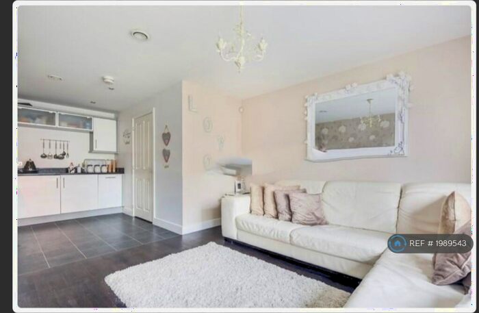 1 Bedroom Flat To Rent In Gabrielle House, Ilford, IG2