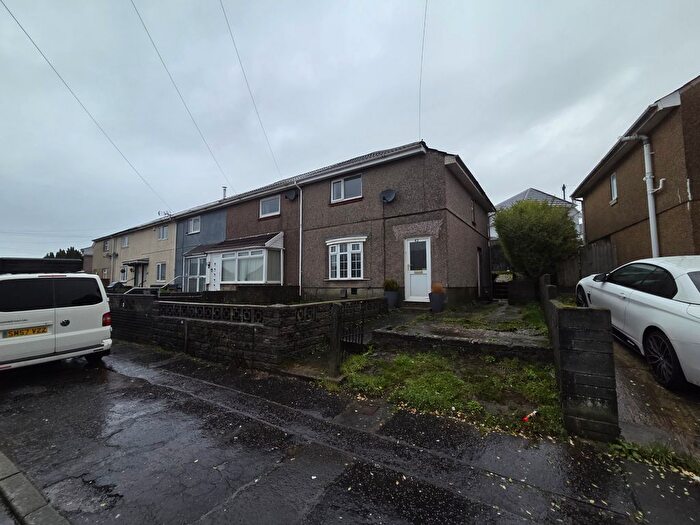 3 Bedroom Semi-Detached House To Rent In Merlin Crescent, Swansea, SA1