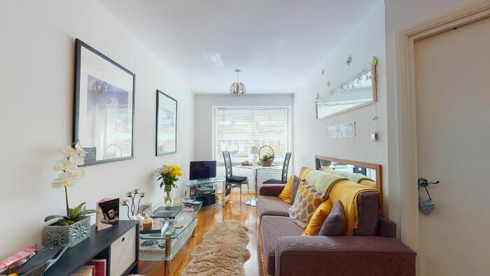 1 Bedroom Flat To Rent In Wellington Court, Mayfield Road, London, W12