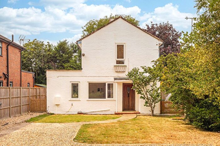 3 Bedroom Detached House For Sale In Vicarage Lane, Horley, RH6