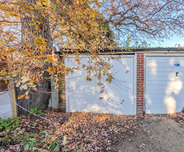 Garage / Parking To Rent In Garage, Chalkwell Park Drive, Leigh-on-Sea, SS9
