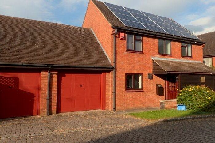 3 Bedroom Property To Rent In Farinton, Milton Keynes, MK8