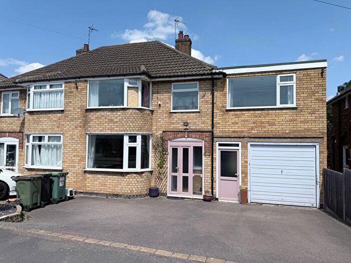 4 Bedroom Semi-Detached House For Sale In Grangeway Road, Wigston, LE18