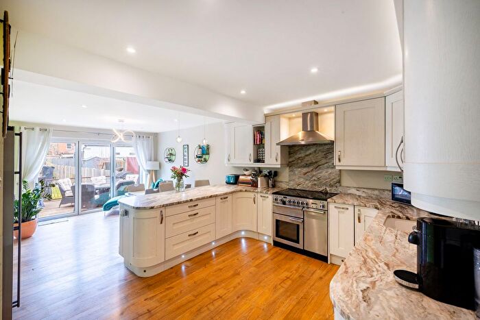 3 Bedroom Detached House For Sale In Downsway, Whyteleafe, CR3