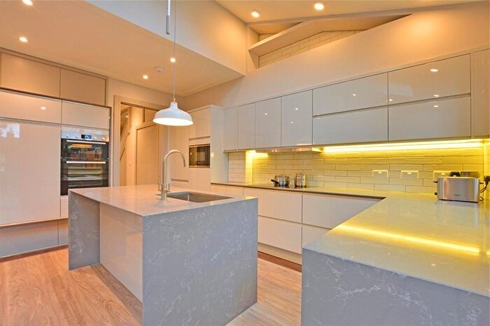 3 Bedroom End Of Terrace House To Rent In Red Lion Lane, London, SE18